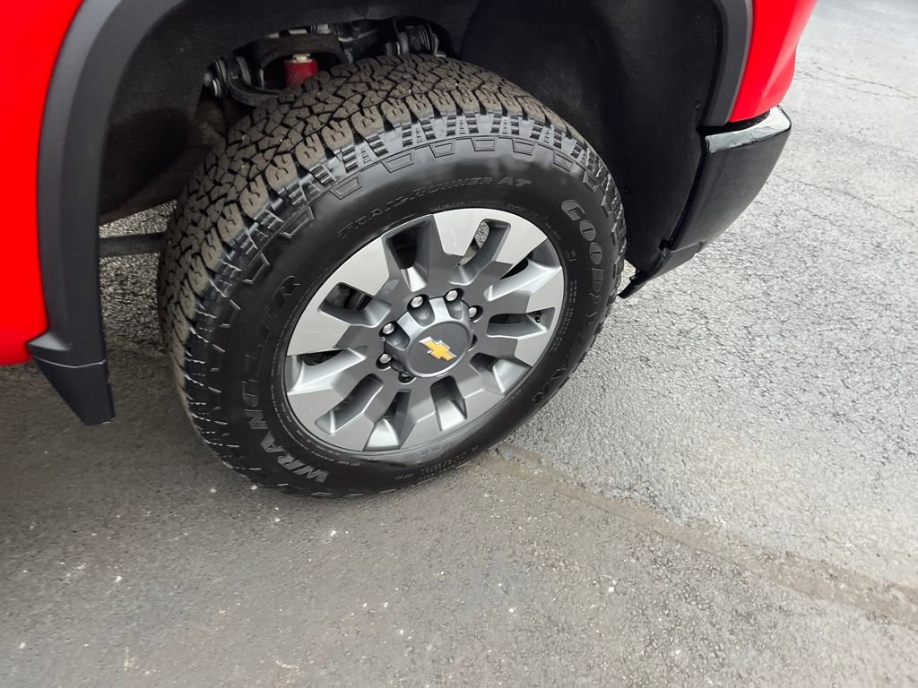 Used 2024 Chevrolet Silverado 2500 Custom w/ Custom Value Package image 32