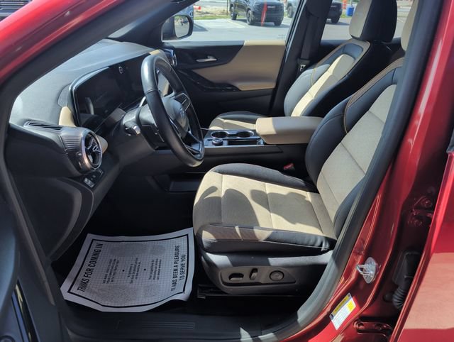 Used 2025 Chevrolet Equinox ACTIV w/ Safety and Technology Package FWD image 12