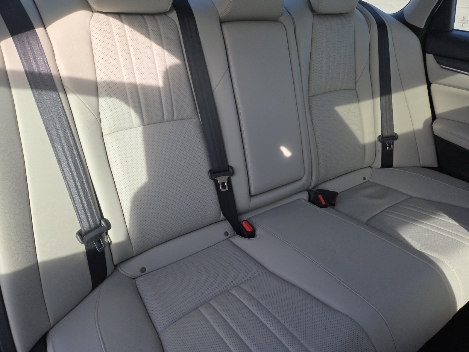 Used 2022 Honda Accord EX-L image 23