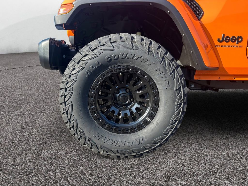 New 2025 Jeep Gladiator Sport image 10