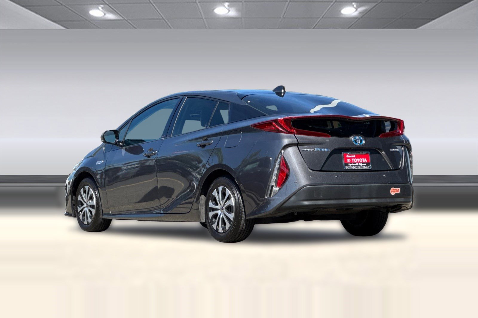 Used 2020 Toyota Prius Prime Limited w/ Carpet Mat Package FWD image 7