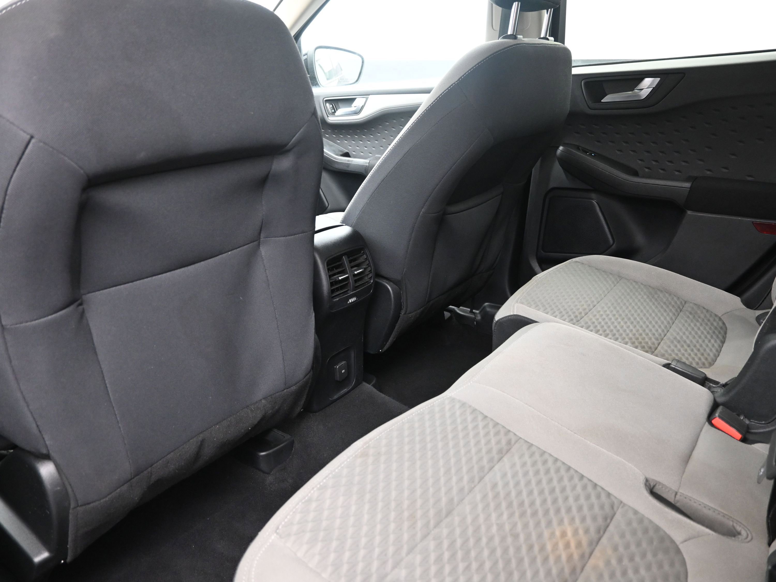 Used 2020 Ford Escape SE image 22