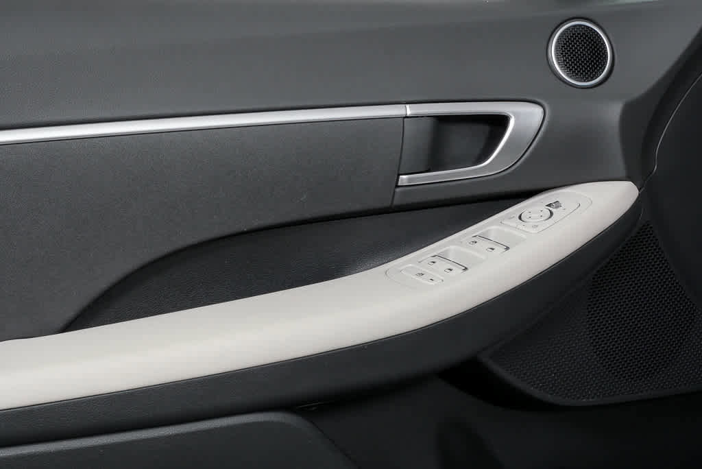 Used 2023 Hyundai Sonata SE FWD image 6