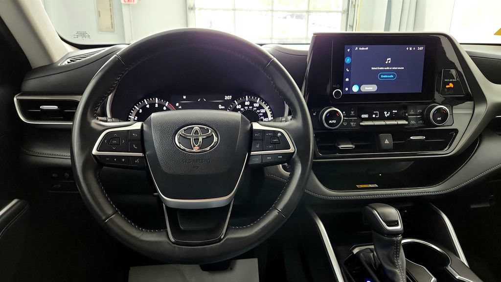 Certified 2024 Toyota Highlander XLE AWD/4WD image 23