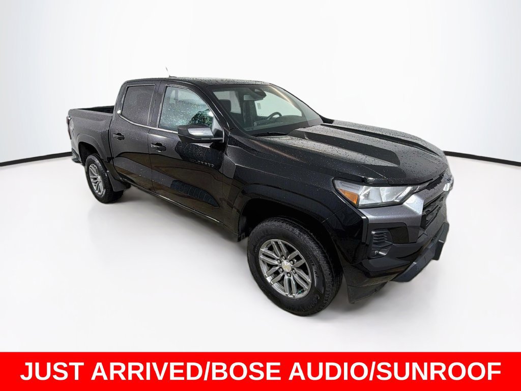 Used 2023 Chevrolet Colorado LT w/ LT Convenience Package II AWD/4WD image 3
