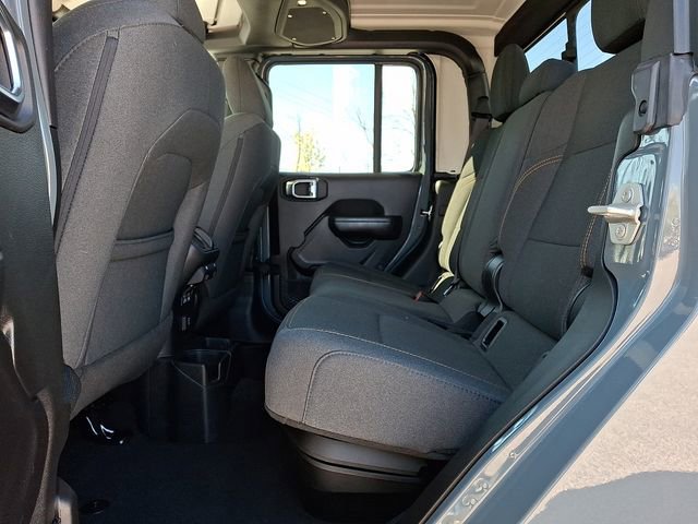 Used 2024 Jeep Gladiator Sport image 14