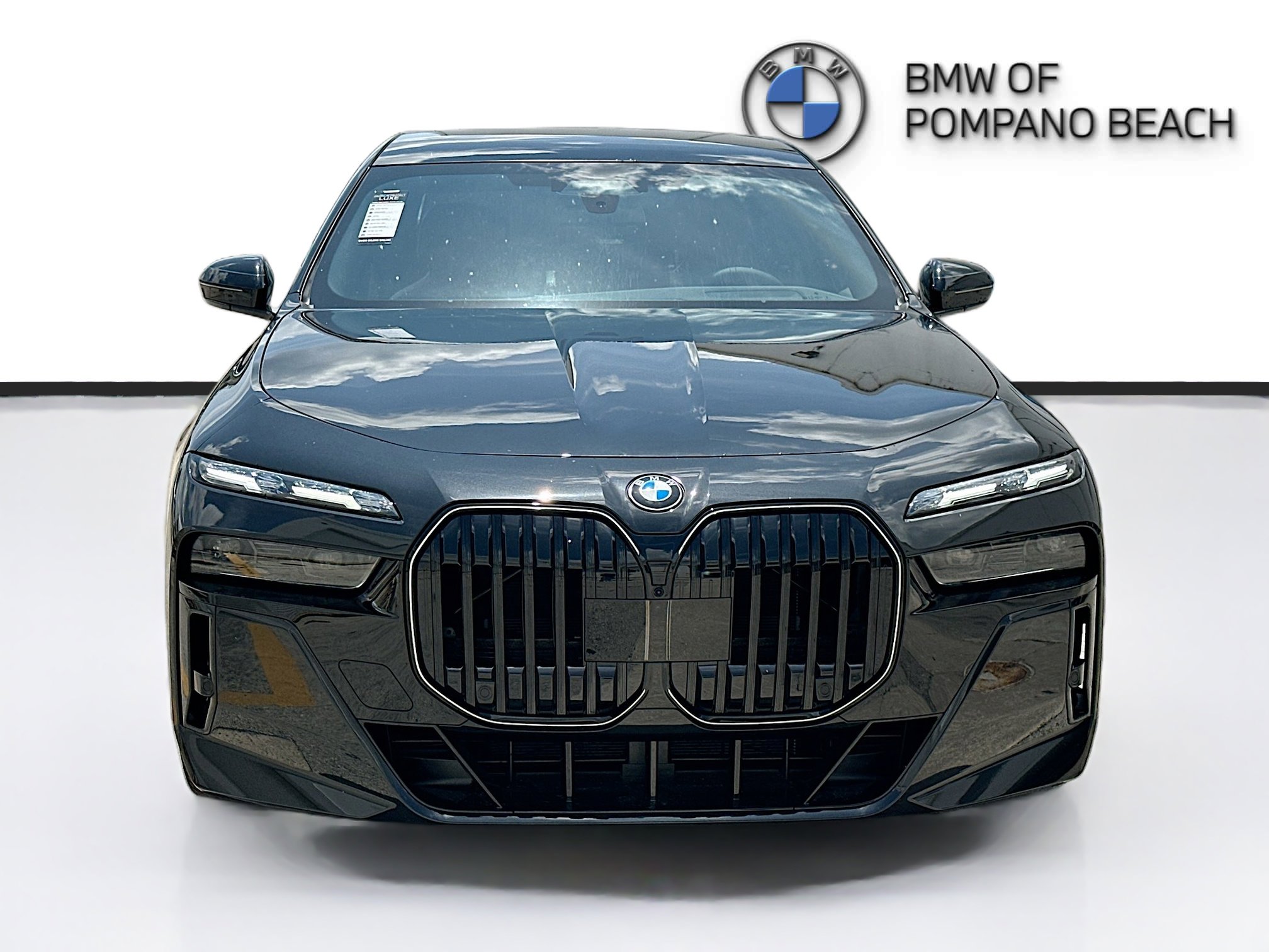 New 2026 BMW 760i xDrive w/ Executive Package AWD/4WD image 2