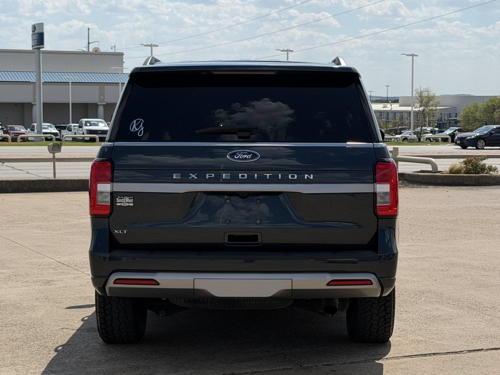 Used 2022 Ford Expedition XLT RWD image 5