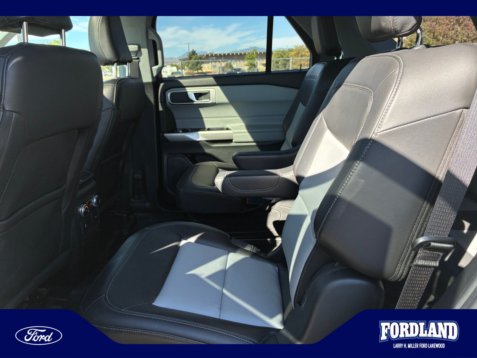 Used 2023 Ford Explorer XLT w/ Equipment Group 202A AWD/4WD image 17