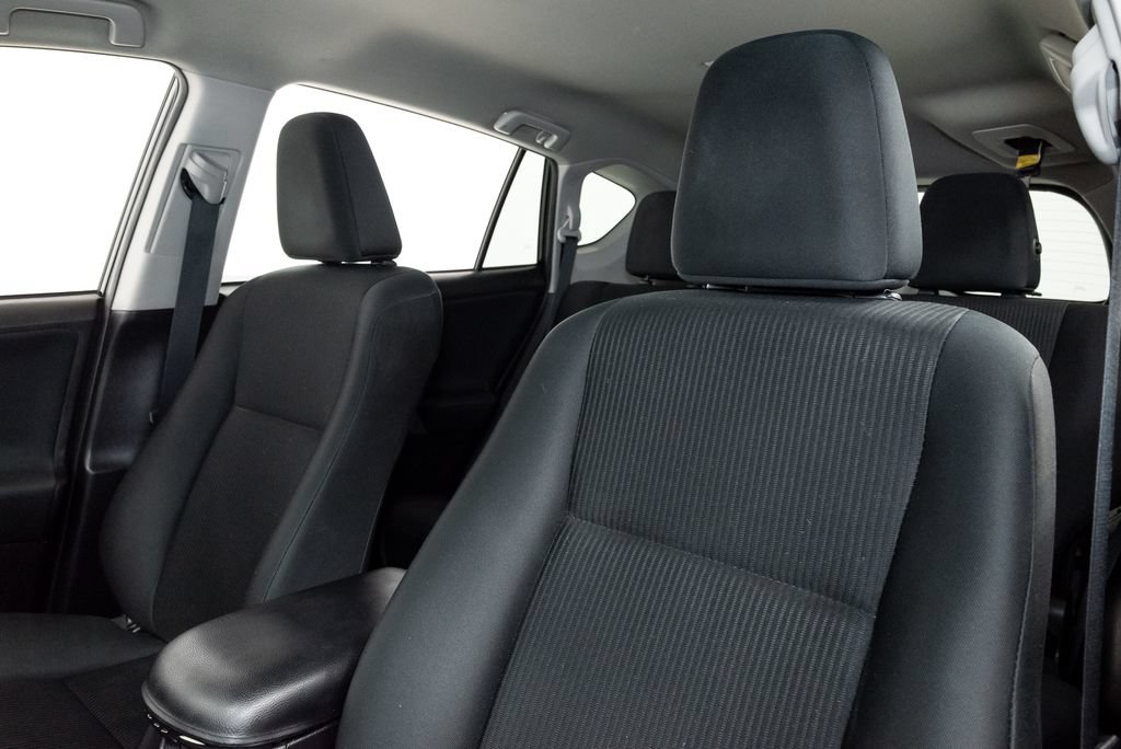 Used 2018 Toyota RAV4 LE w/ All Weather Liner Package AWD/4WD image 11