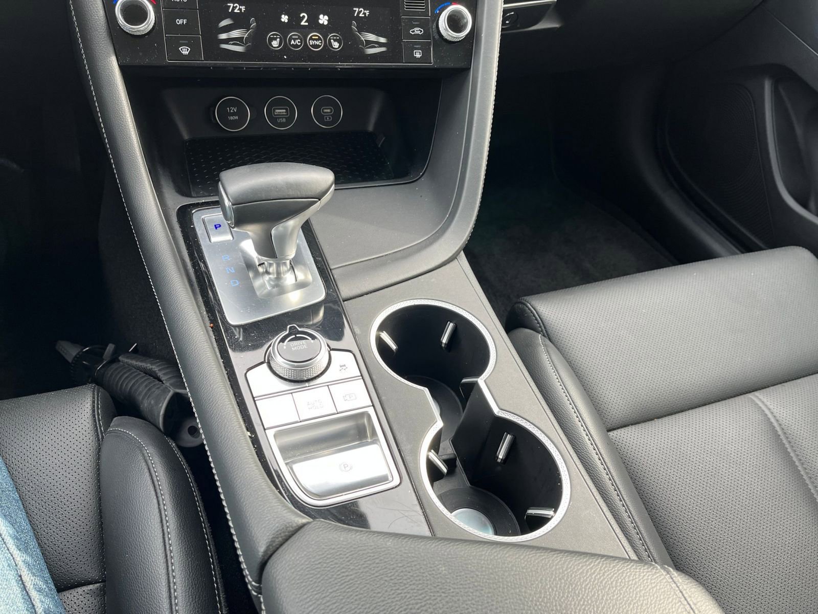 Used 2025 Genesis G70 2.5T image 41