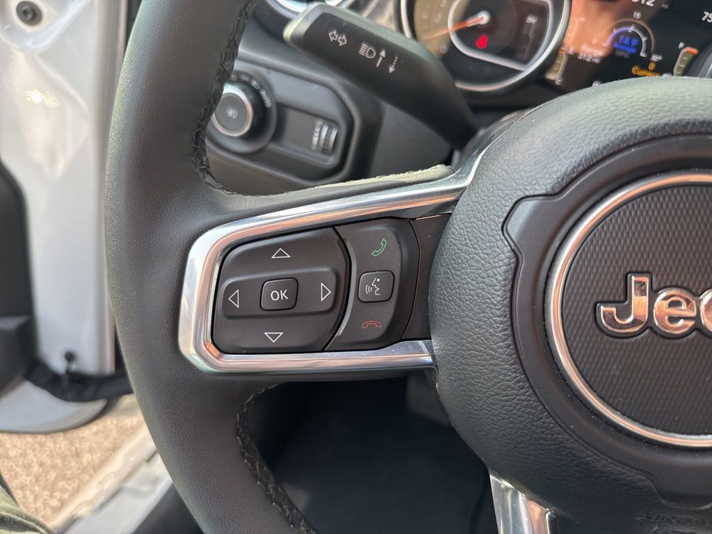 Used 2023 Jeep Wrangler Altitude image 31