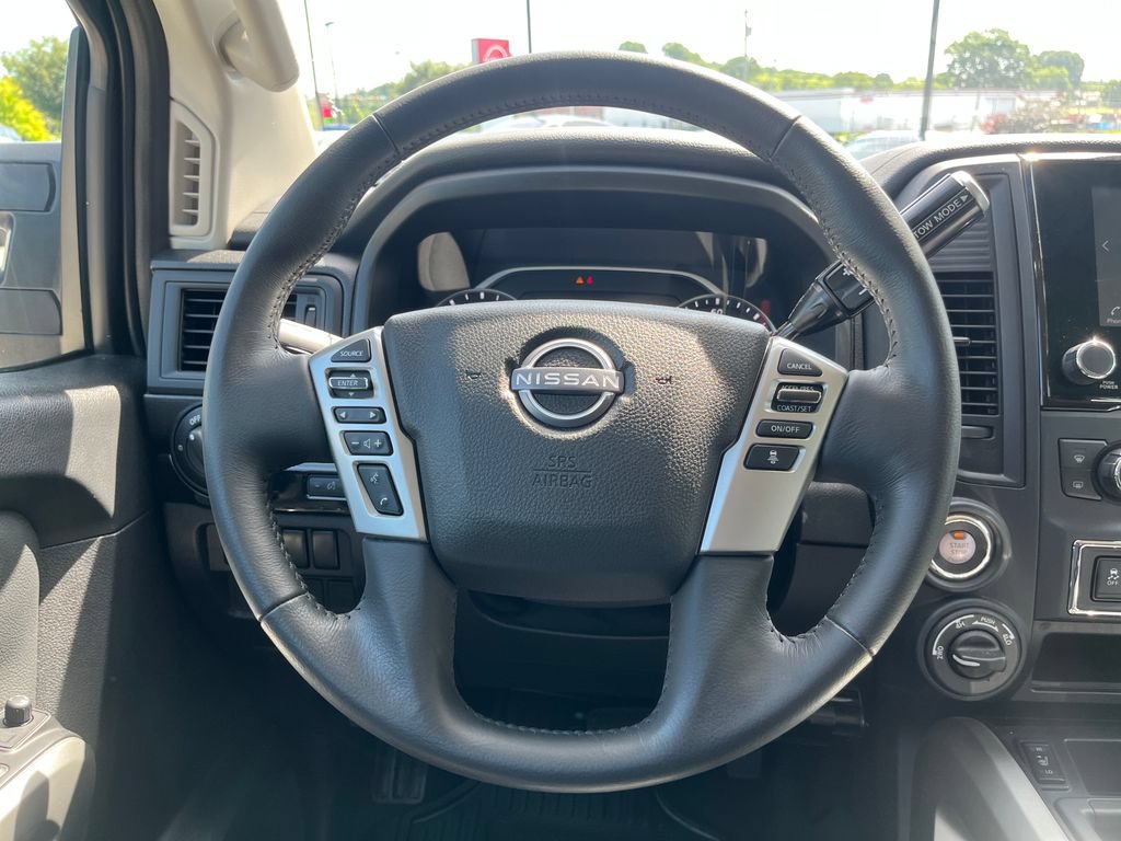 Used 2024 Nissan Titan SV w/ SV Convenience Package AWD/4WD image 25