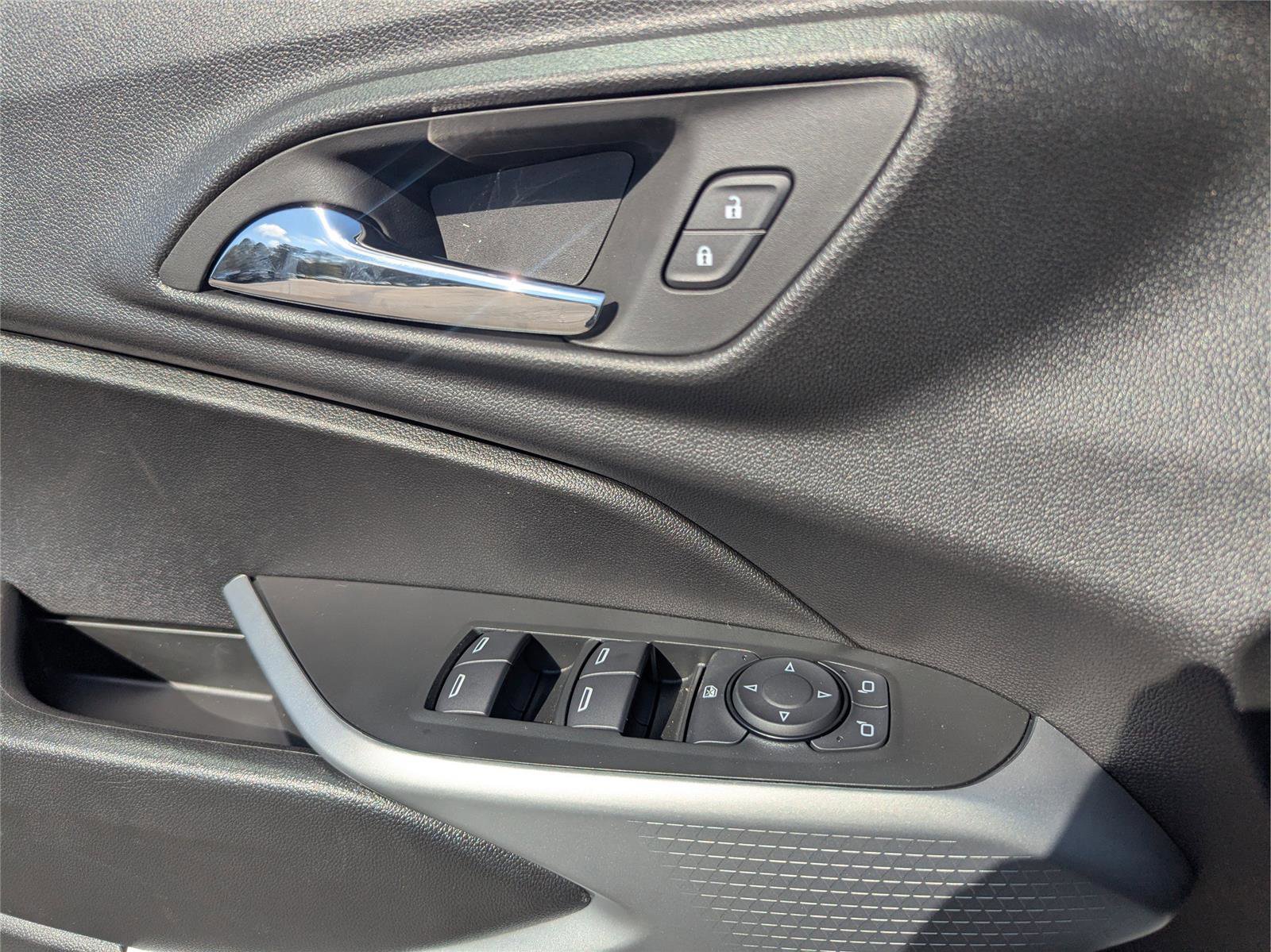 New 2026 Chevrolet Trax RS w/ Driver Confidence Package image 38