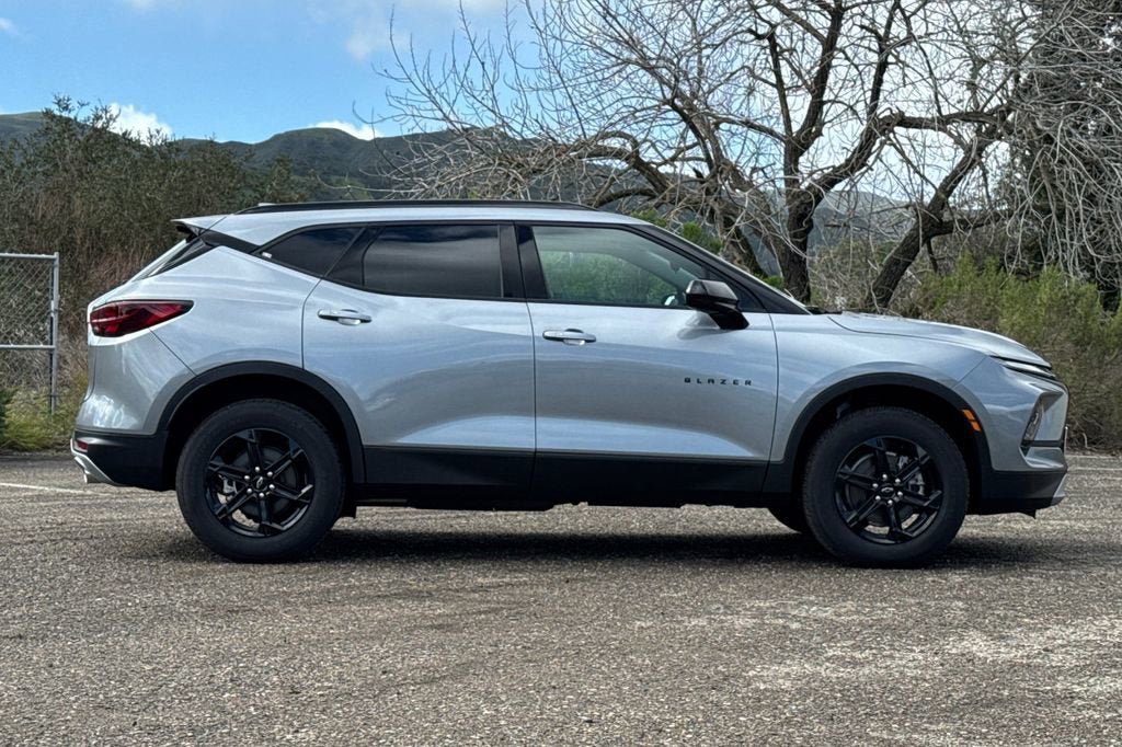 New 2026 Chevrolet Blazer LT w/ Midnight/Sport Edition FWD image 3