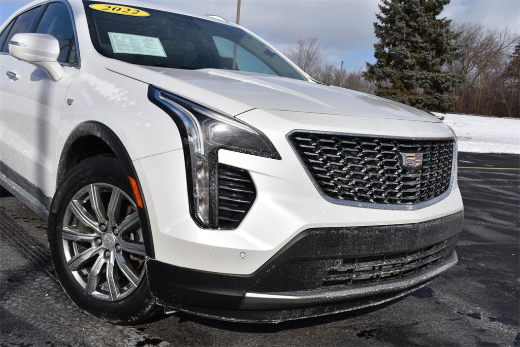 Used 2022 Cadillac XT4 Premium Luxury image 2