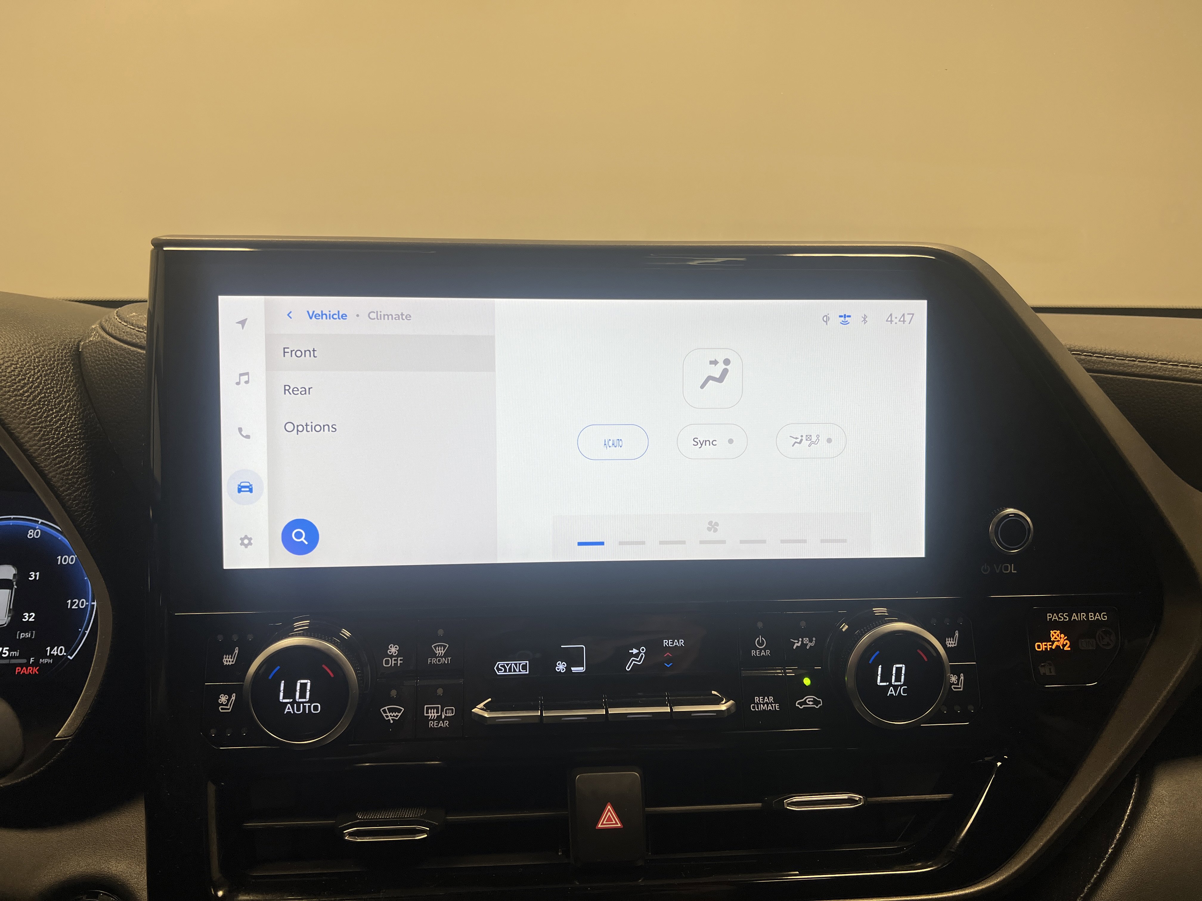 Used 2023 Toyota Highlander Limited image 26