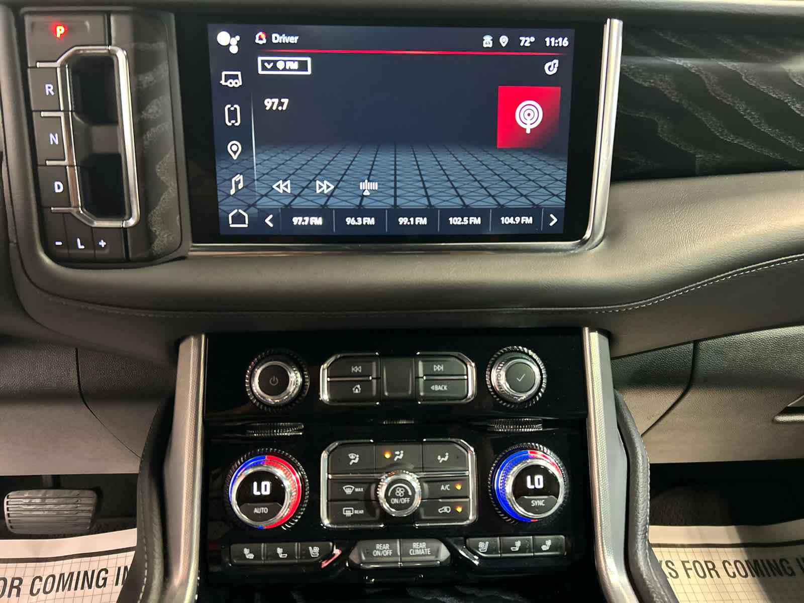 Used 2024 GMC Yukon XL Denali AWD/4WD image 7
