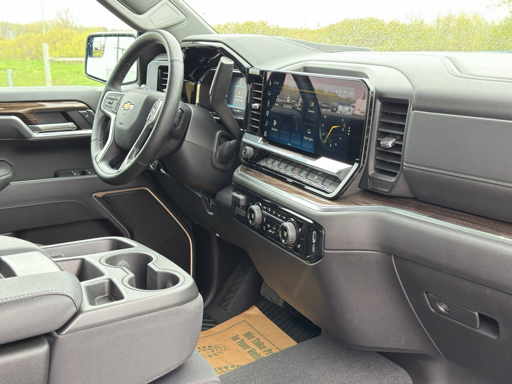 Used 2025 Chevrolet Silverado 1500 LT AWD/4WD image 27