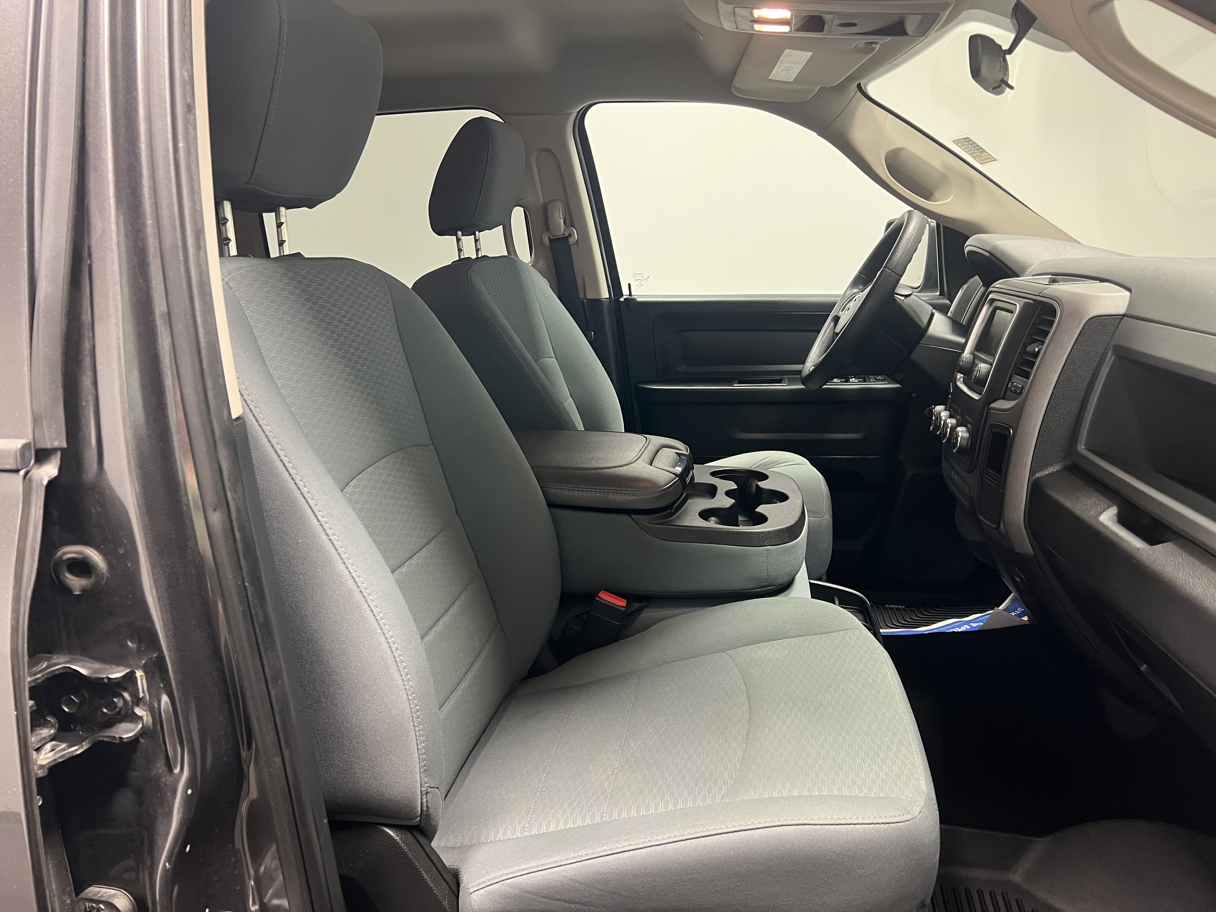 Used 2018 RAM 1500 Express image 16