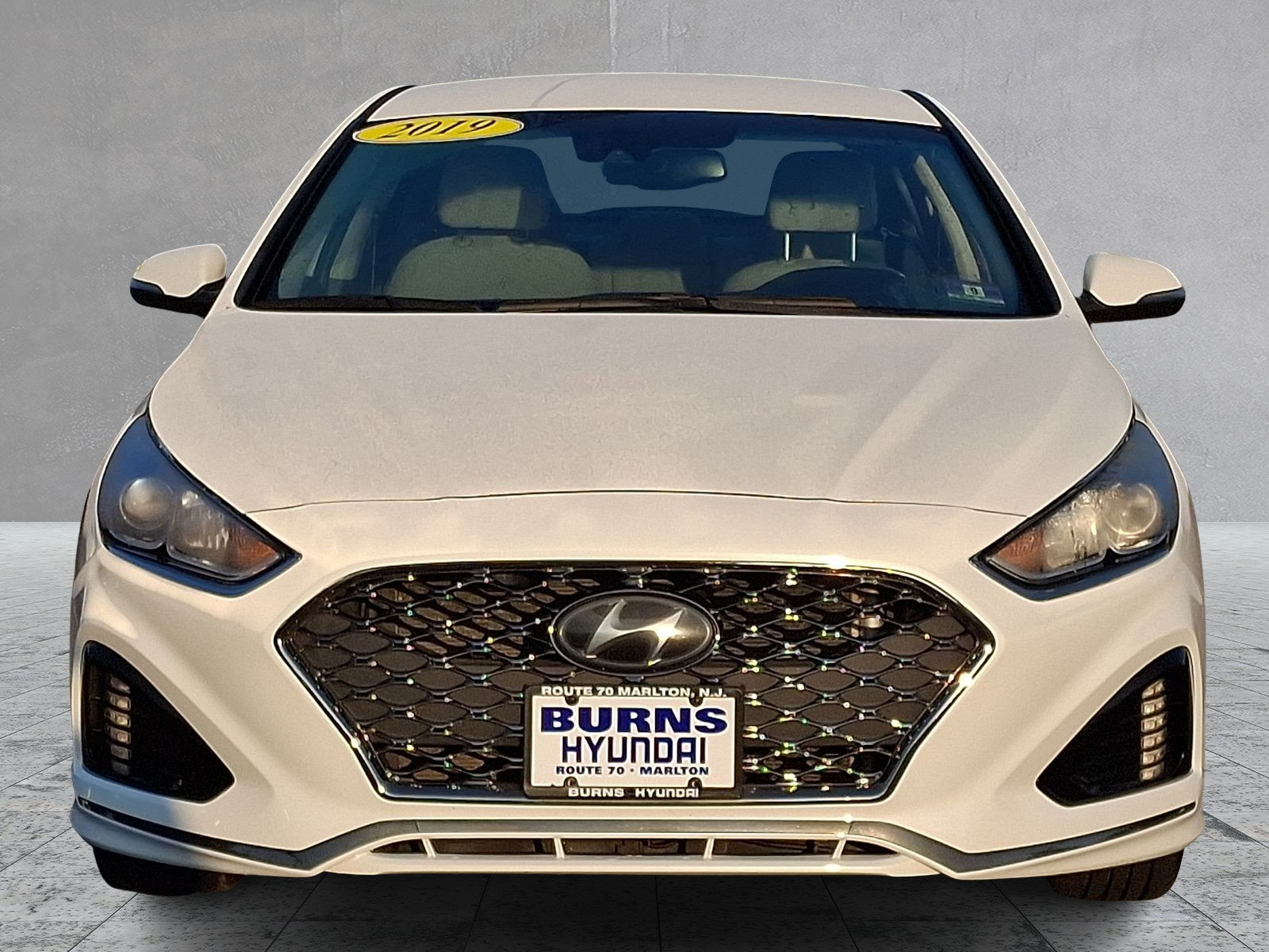 Used 2019 Hyundai Sonata SEL w/ Tech Package 02 FWD image 2