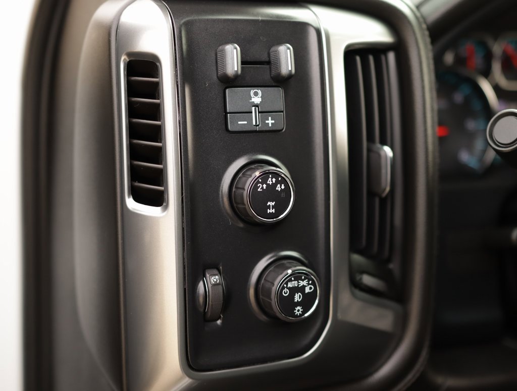 Used 2015 Chevrolet Silverado 2500 LTZ w/ LTZ Plus Package image 10