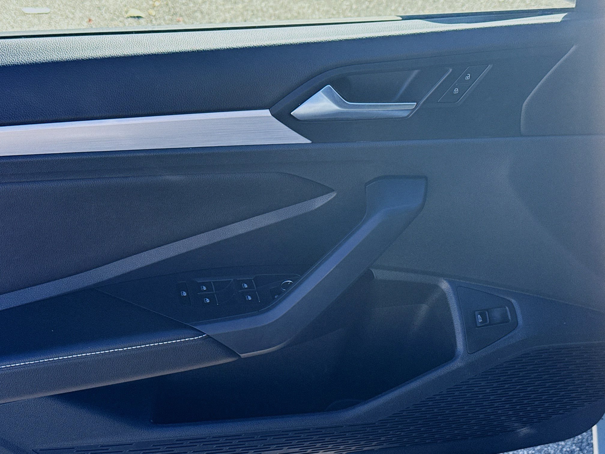 Certified 2025 Volkswagen Jetta Sport image 16