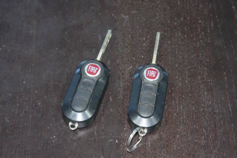 Used 2012 FIAT 500 Lounge w/ Convenience Group image 2