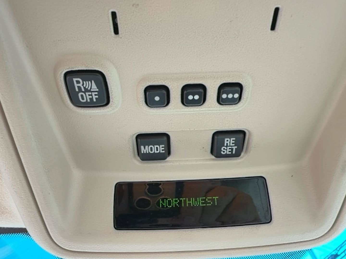 Used 2004 Lincoln Town Car Ultimate RWD image 11
