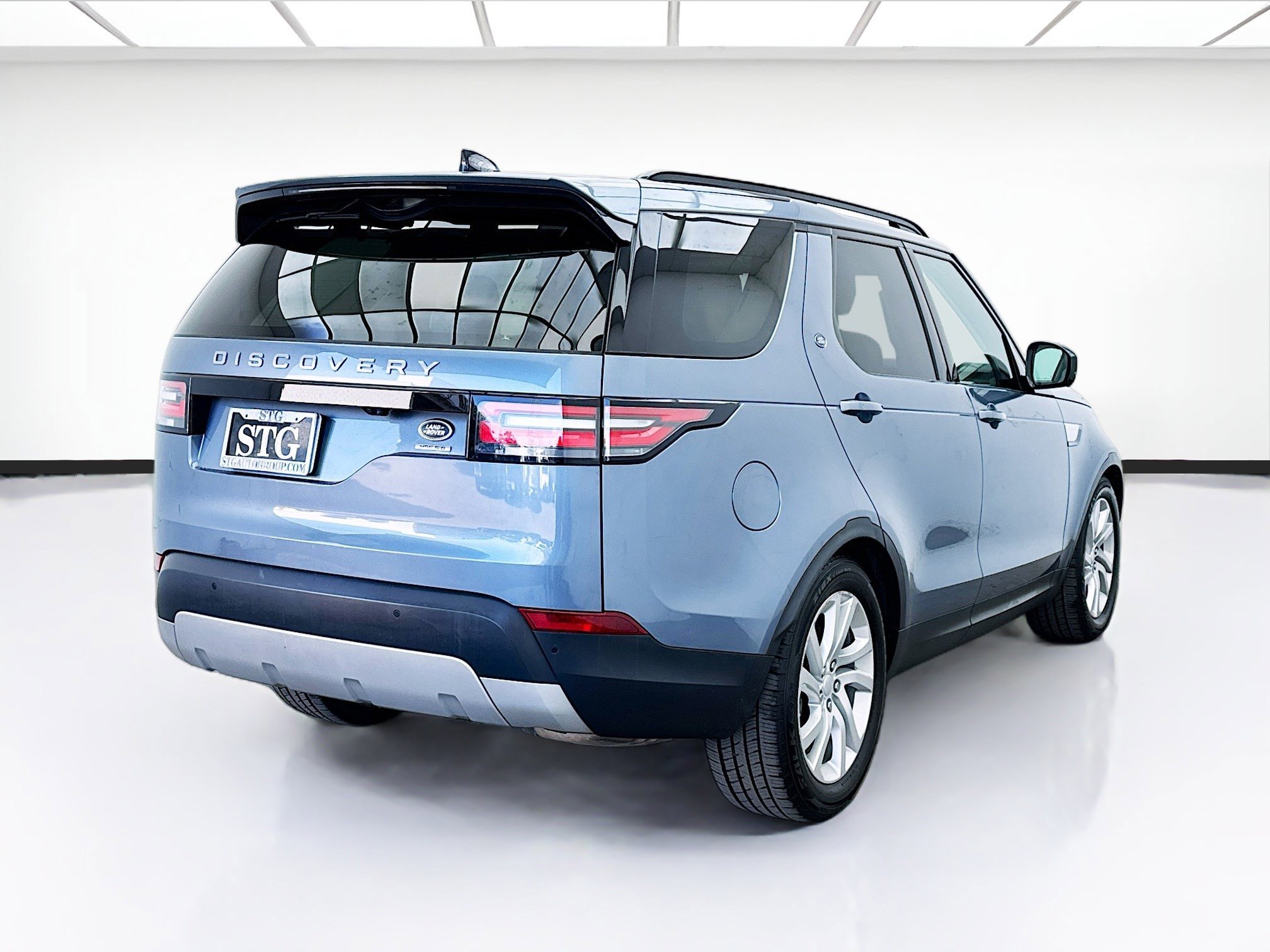 Used 2018 Land Rover Discovery HSE image 4