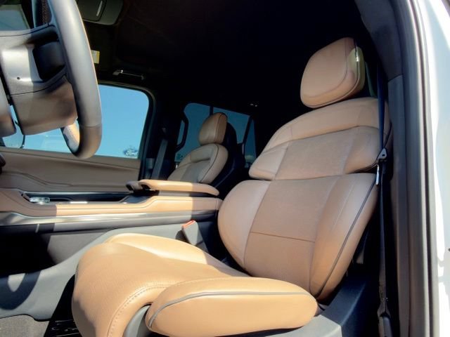 Used 2025 Lincoln Navigator L Black Label AWD/4WD image 12