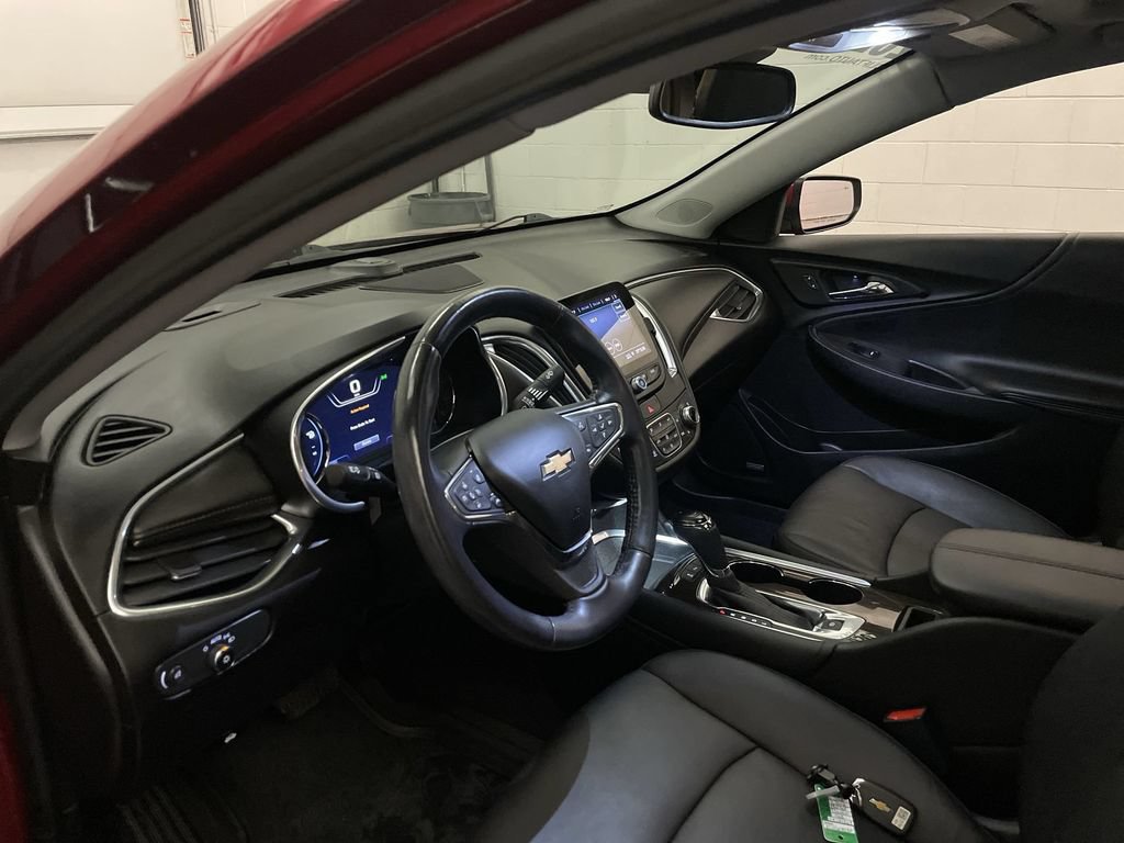 Used 2020 Chevrolet Malibu Premier FWD image 4