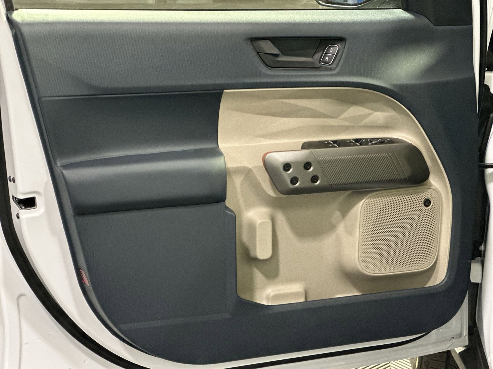 New 2025 Ford Maverick Lariat w/ 4K Tow Package image 15