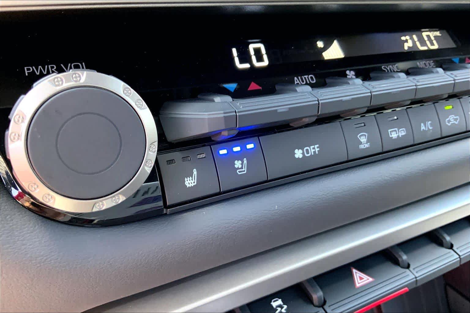 New 2026 Toyota Tundra Platinum AWD/4WD image 16