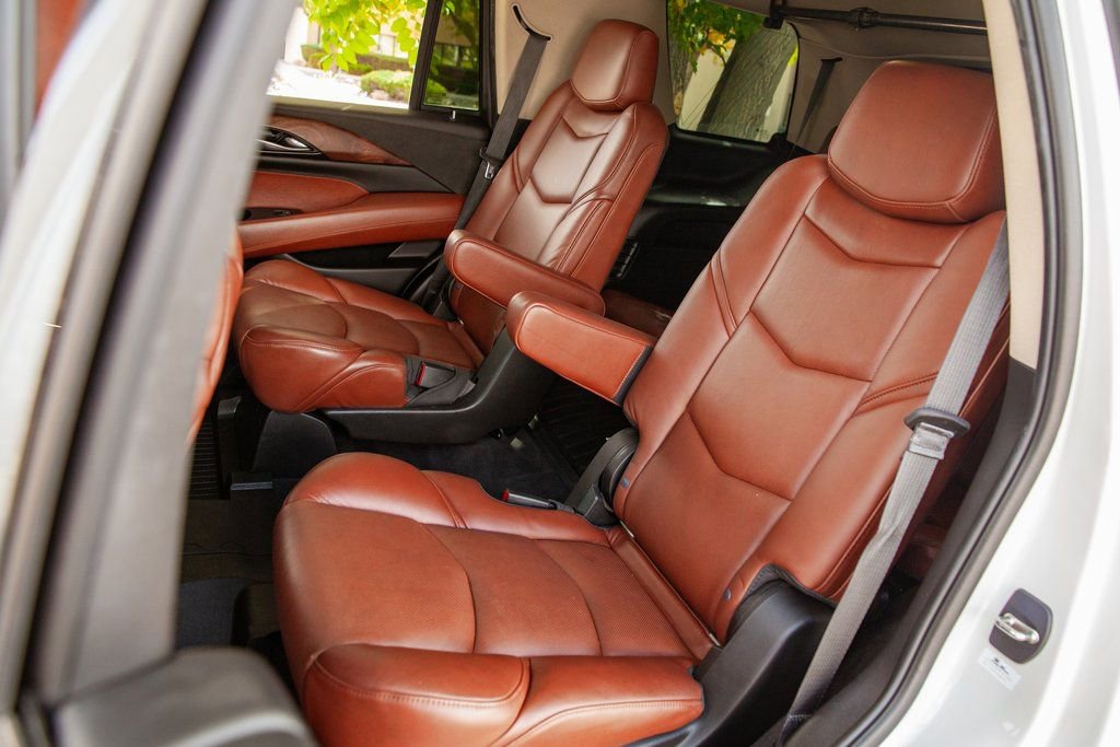 Used 2020 Cadillac Escalade Premium Luxury image 12