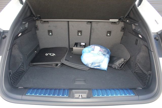 New 2026 Porsche Macan 4 Electric image 12