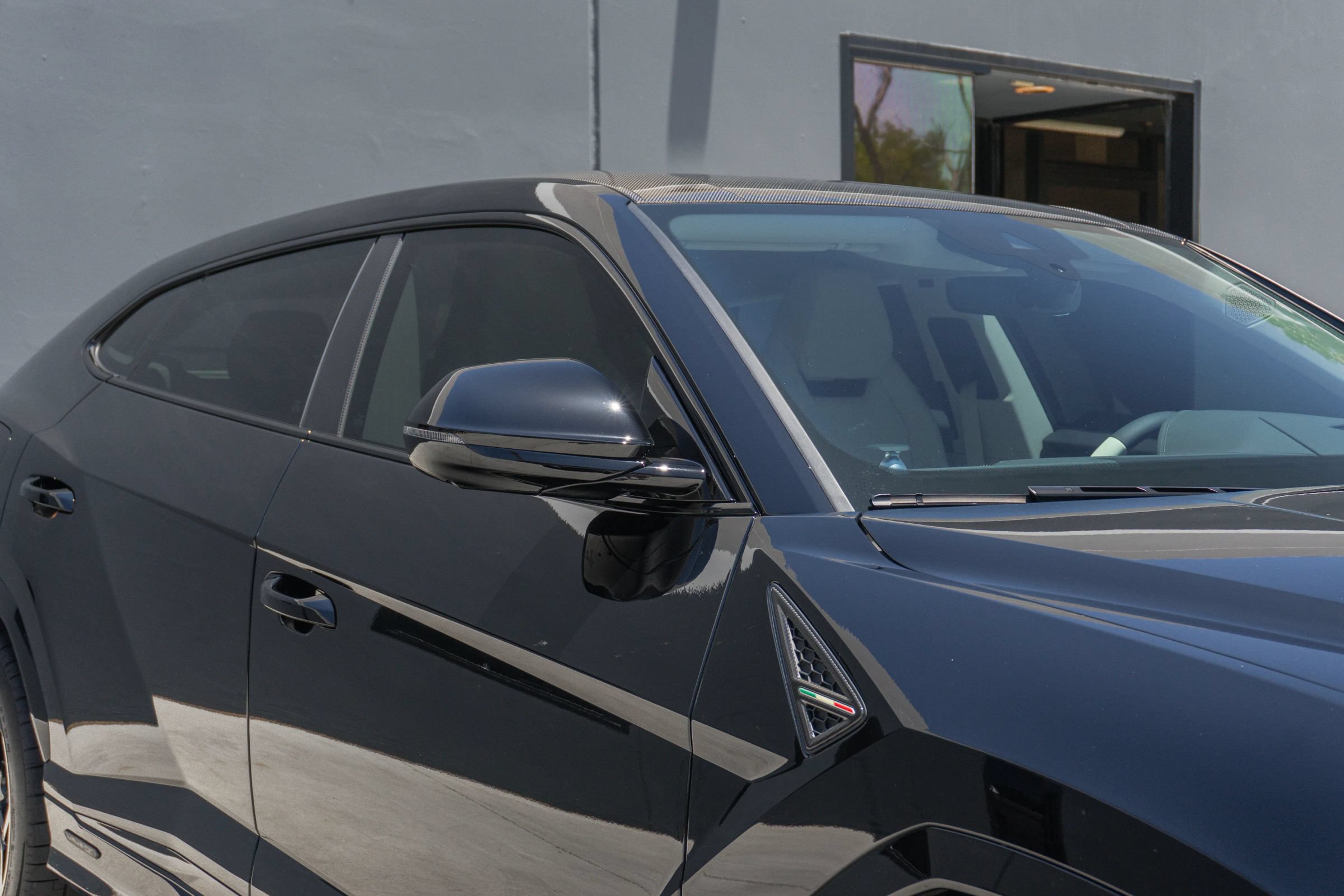Used 2026 Lamborghini Urus SE AWD/4WD image 30