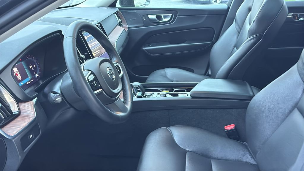 Used 2024 Volvo XC60 B5 Plus w/ Protection Package Premier image 24