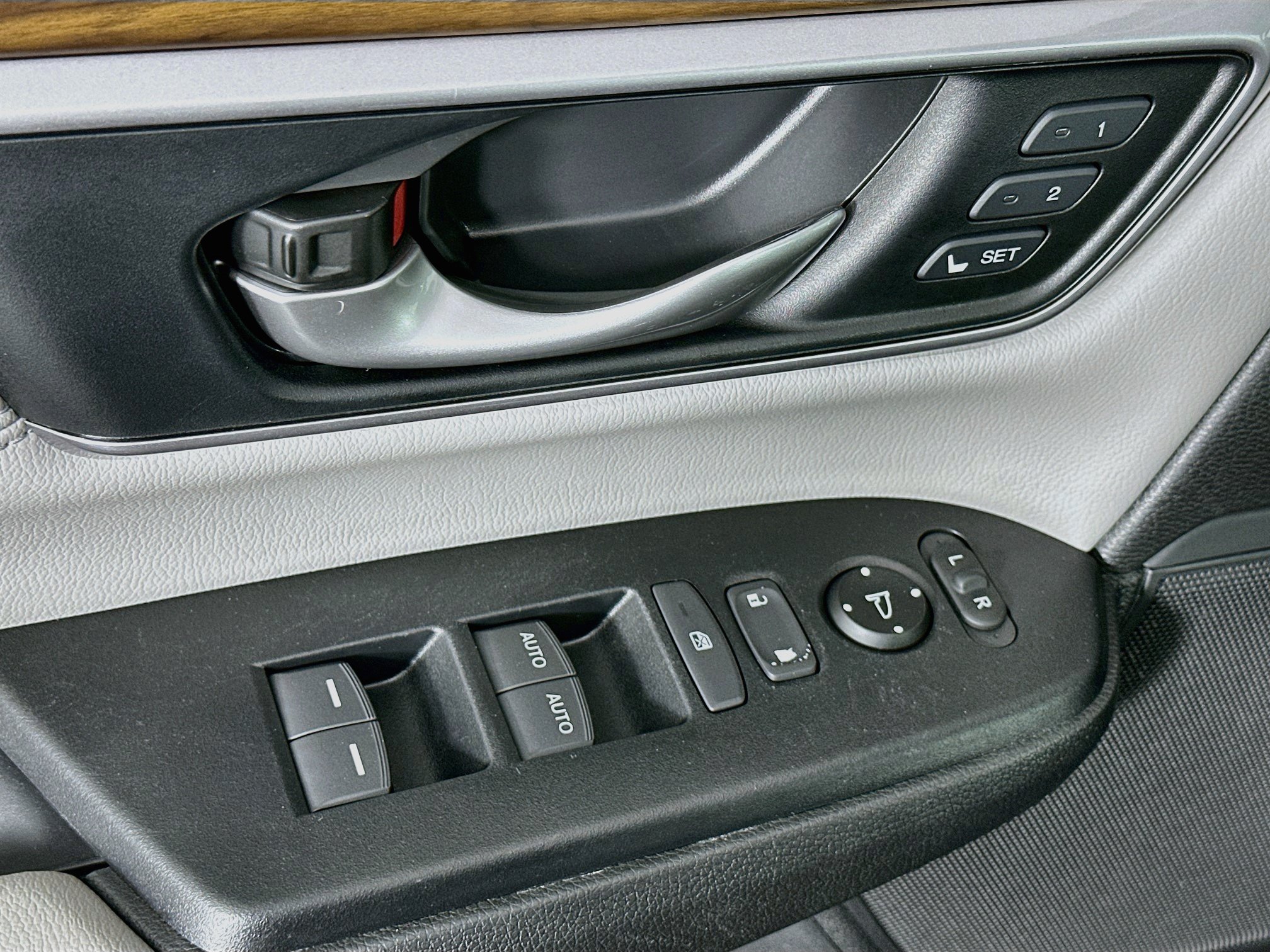 Used 2017 Honda CR-V EX-L image 15