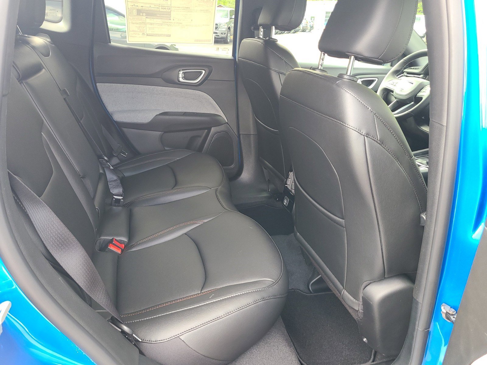 Used 2024 Jeep Compass Latitude image 9