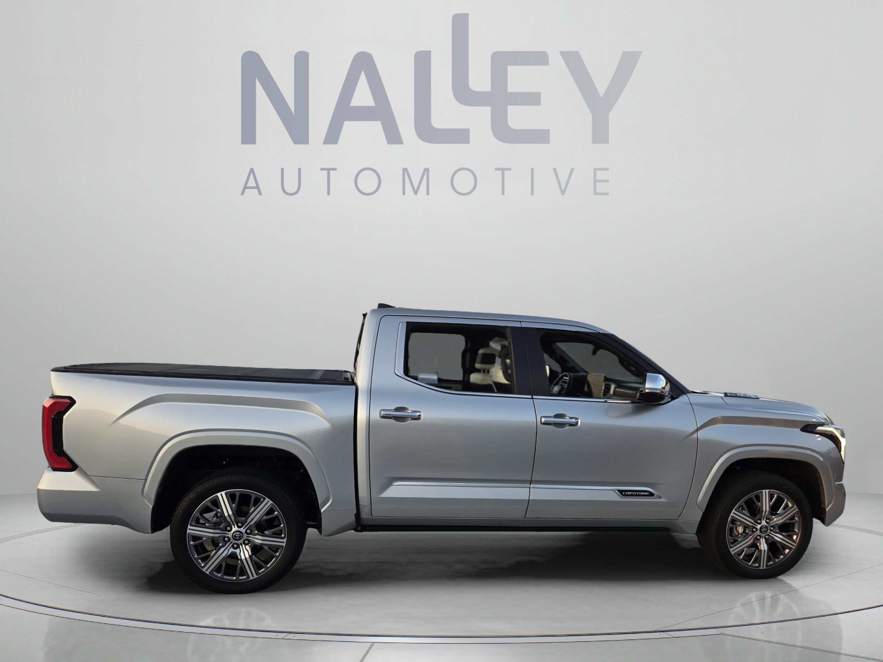 Used 2024 Toyota Tundra Capstone AWD/4WD image 6