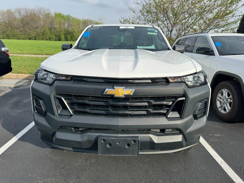 Used 2023 Chevrolet Colorado W/T image 2