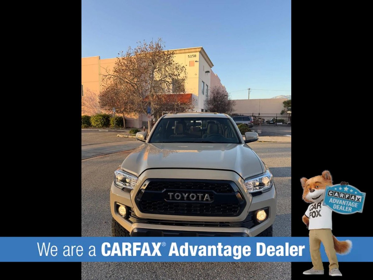 Used 2017 Toyota Tacoma TRD Off-Road w/ Premium & Technology Package image 24