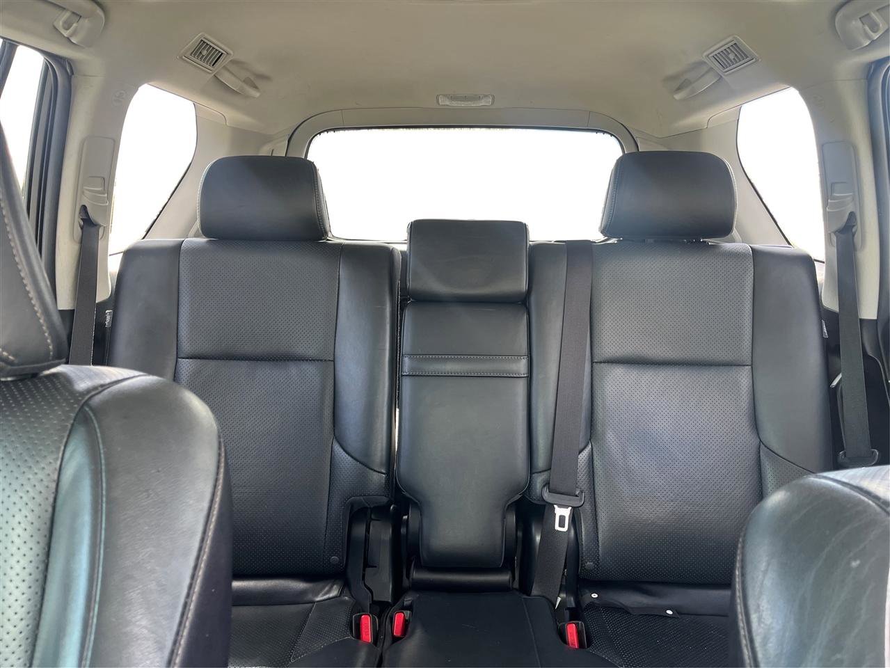 Used 2016 Lexus GX 460 Luxury w/ Preferred Accessory Package AWD/4WD image 15