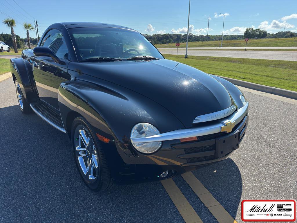 Used 2004 Chevrolet SSR w/ Preferred Equipment Group