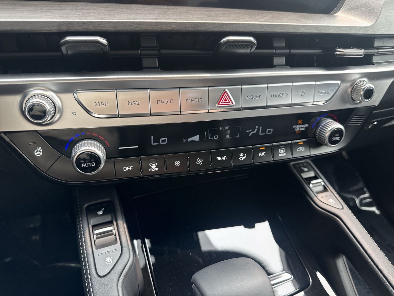 Used 2024 Kia Telluride EX X-Line AWD/4WD image 19
