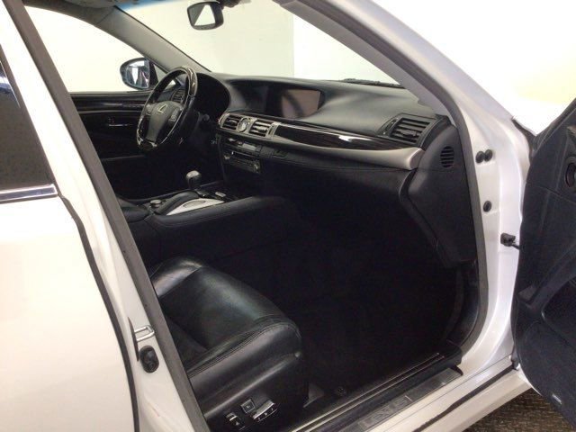Used 2016 Lexus LS 460 AWD w/ Comfort Package image 10