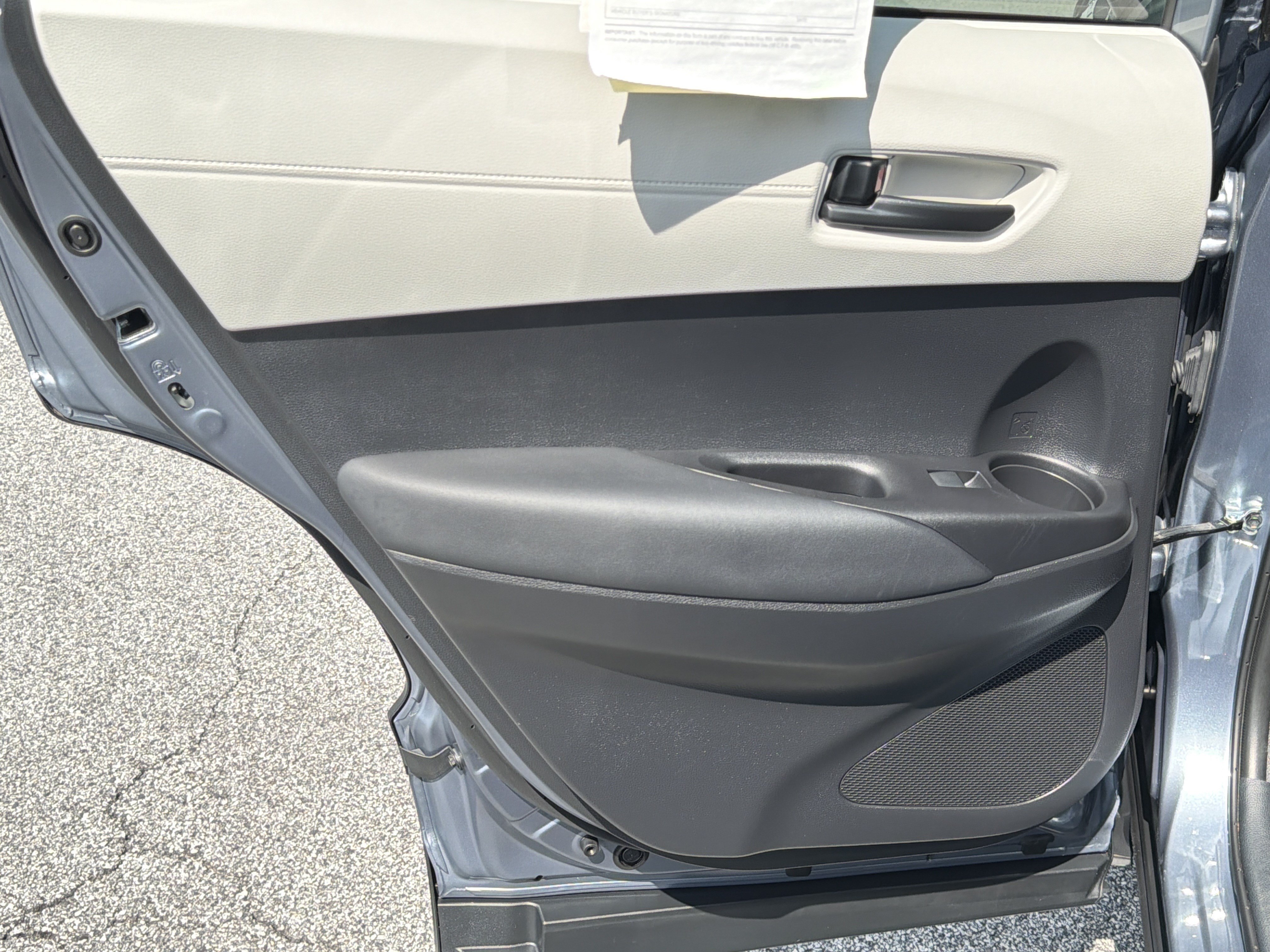 Used 2025 Toyota Corolla Cross L FWD image 26