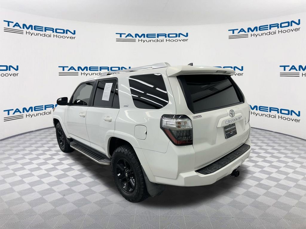 Used 2018 Toyota 4Runner SR5 AWD/4WD image 3