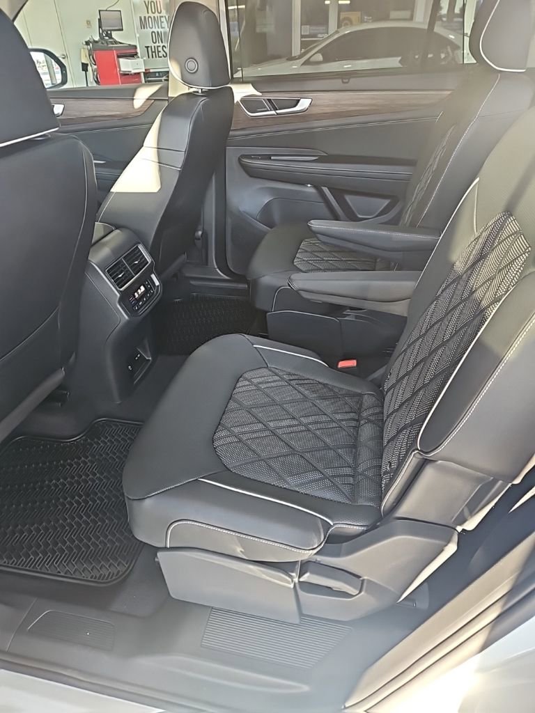 New 2026 Volkswagen Atlas SEL Premium R-Line image 25